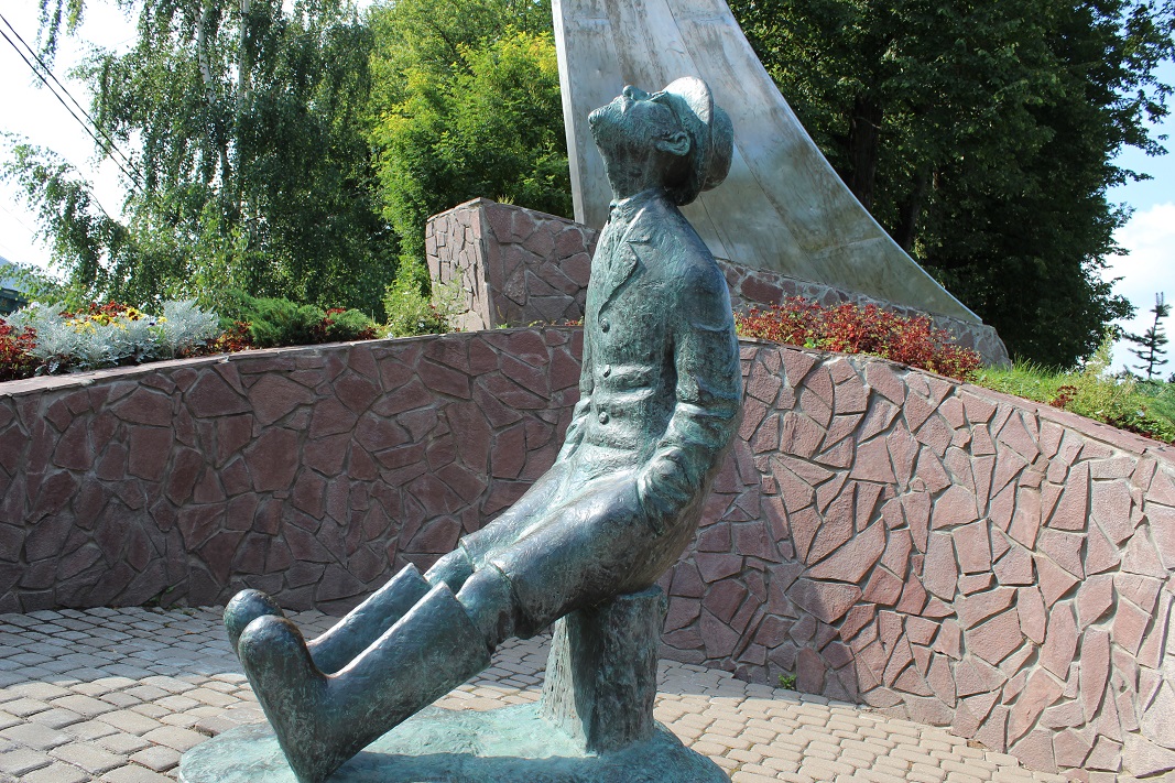 Памятник К.Э. Циолковскому в Боровске